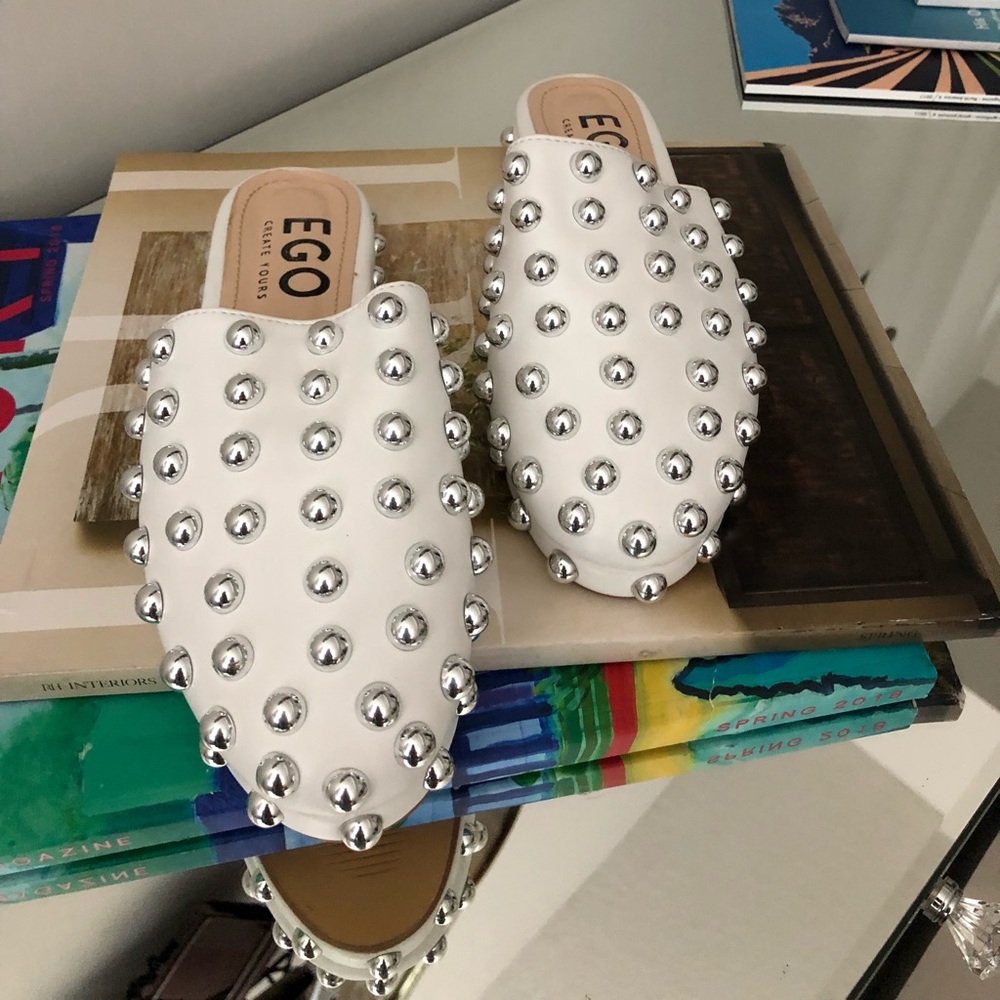 White mules